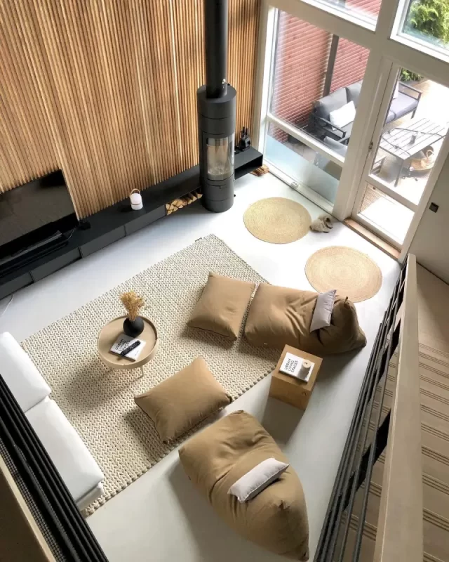 Mikrosementti Deco Cire asunnon lattiassa.