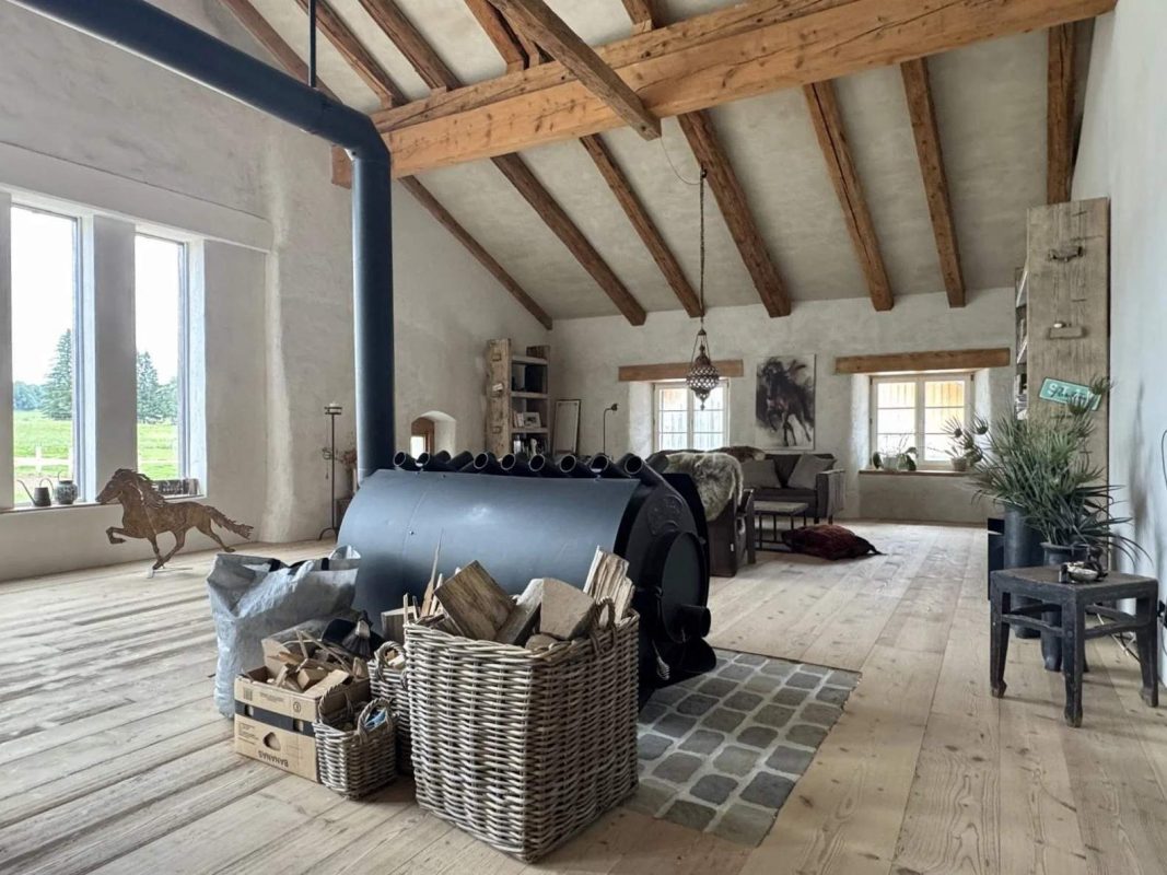 Tierrafino White Base valkoinen luonnonmukainen savilaasti pohjustukseen tai pintaan.