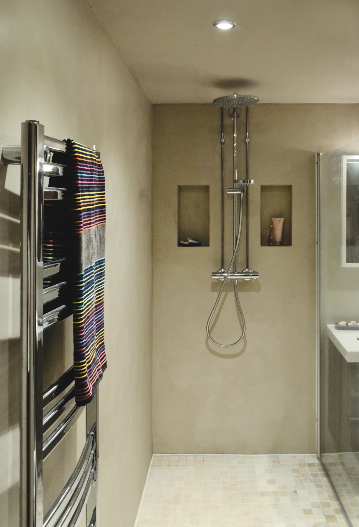 Deco Cire mikrosementti kylpyhuone