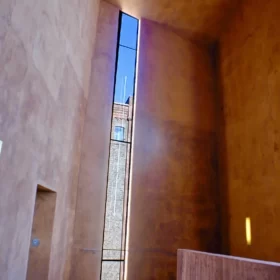 Tierrafino Finish luonnonmukainen savilaasti Ayers Rock museossa Museum in Duisburg, Saksa